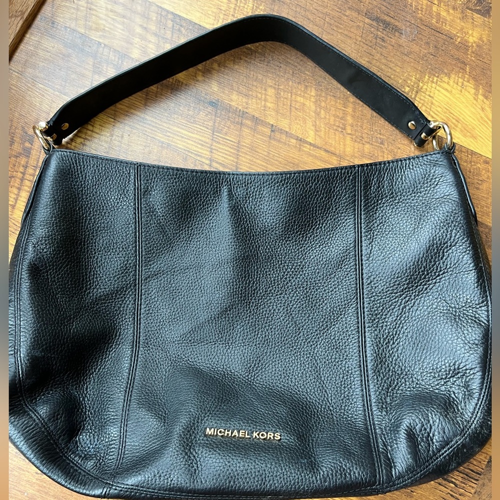 Michael Kors Brooke Black Pebbled Leather Large
Shoulder Hobo Bag